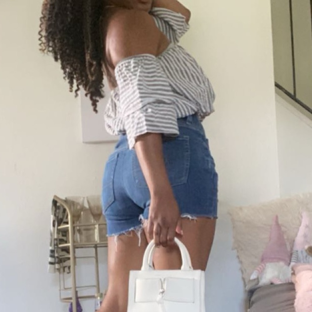 Striped Off-Shoulder Top - Picture 10 of 11